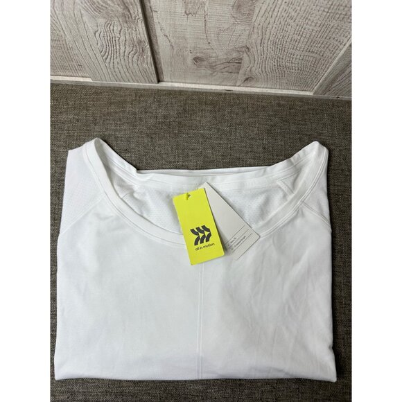 All In Motion Womens White Moisture Wicking Ventilating Crop Top Size XXL - Picture 3 of 8